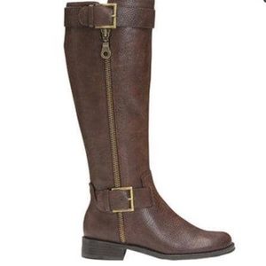 boots.. Womans Aerosole Riding Brown boots